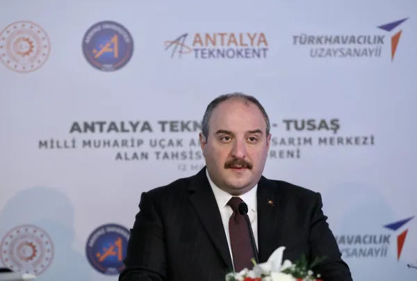 bakan-varanktan-kilicdaroglunun-skandal-tercuman-cikisina-sert-tepki-rezilsin-1657923389539.jpg Bakan Varank'tan Kılıçdaroğlu'nun skandal 'tercüman' çıkışına sert tepki: Rezilsin - 3