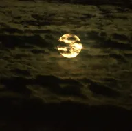 İstanbulda görsel şölen! Dolunaylı gece böyle kaydedildi