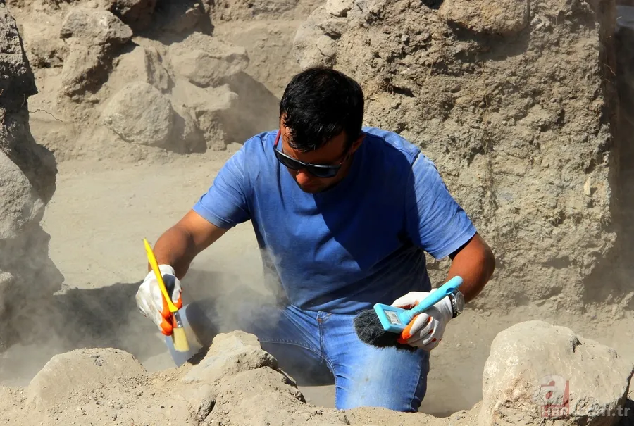 Tarihi Erzurum Kalesi'nde kazı çalışmaları sürüyor 3