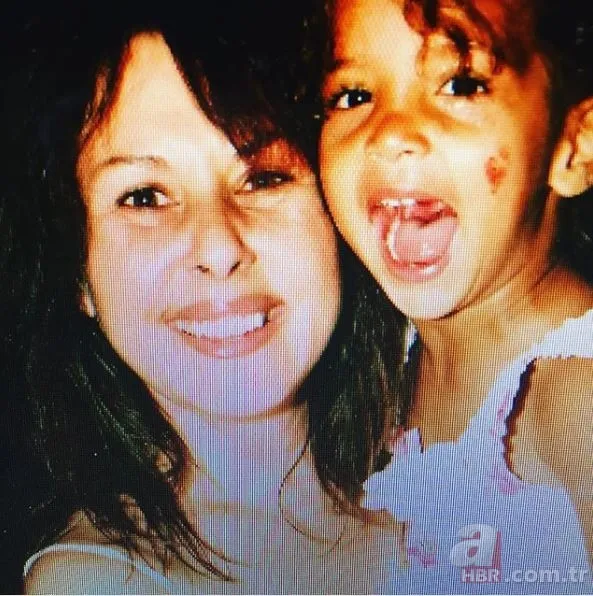 Seksenler dizisinin Nazlı'sı Yasemin Çonka şoke etti! Meğer Yasemin Conka... 13