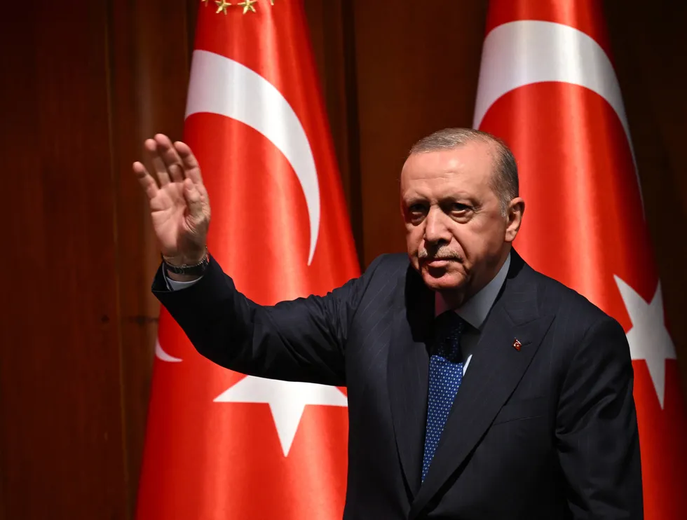 baskan-erdogandan-milli-irade-mesaji-turkiyeyi-tahrik-etmeye-calisanlar-acip-tarih-kitabi-okusun-1788116755069.jpg Başkan Erdoğan’dan milli irade mesajı: “Türkiye’yi tahrik etmeye çalışanlar açıp tarih kitabı okusun!” - 2