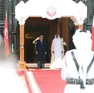 Cumhurbaşkanı Erdoğan, Katar Emiri Şeyh Temim tarafından törenle karşılandı
