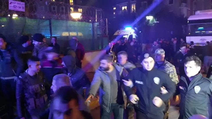 İstanbul'da askeri helikopter düştü