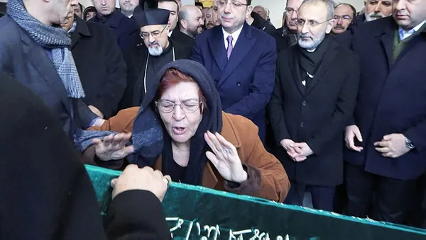 Kilise saldırısında yeni görüntüler ortaya çıktı! Kurbana kapıyı böyle açmışlar! Saldırıda dikkat çeken Balat detayı...