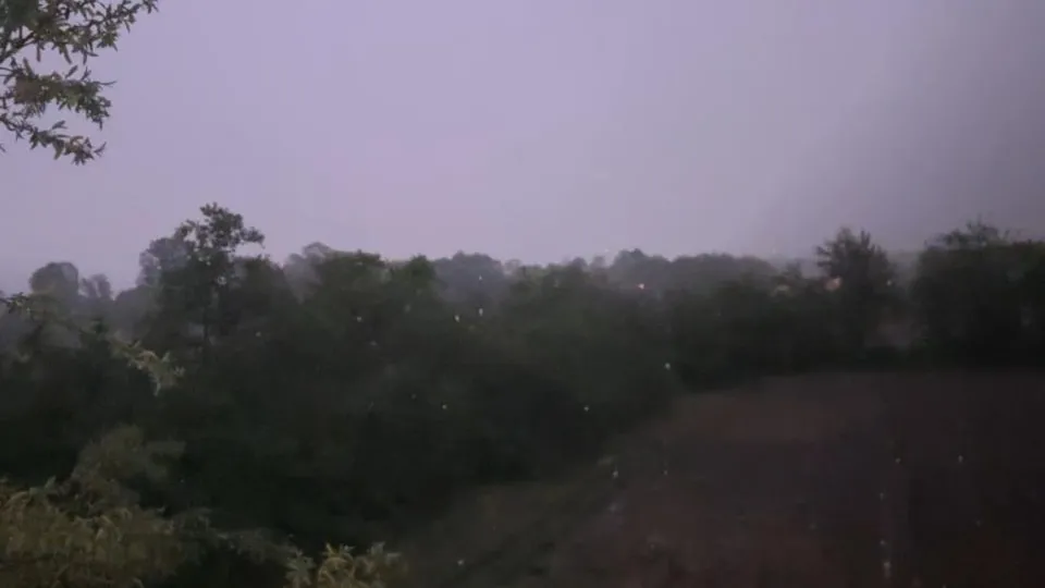 Bolu’da şimşekler geceyi aydınlattı