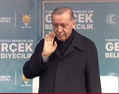 1710593030896.jpg Erzurum'da Başkan Erdoğan'ı gören genç gözyaşlarını tutamadı! Başkan Erdoğan: Ne olur ağlama! Bizi de ağlatacaksın - 2