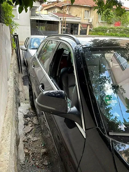 İstanbul’da gurbetçi vatandaşın otomobilinin elektronik sistemi çaldılar - 4