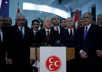 Bahçeli anket şirketlerini ters köşe yaptı