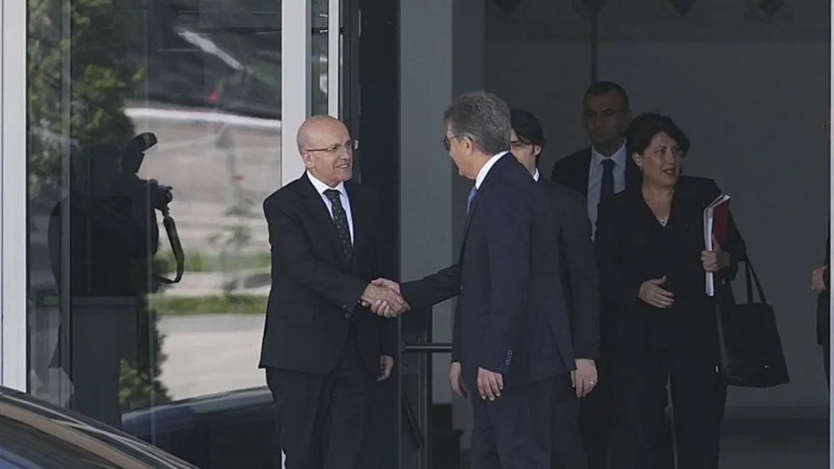 Hazine ve Maliye Bakanlığında önemli görüşme! Bakan Mehmet Şimşek ile CHP heyeti bir araya geldi! Masada hangi konular var?