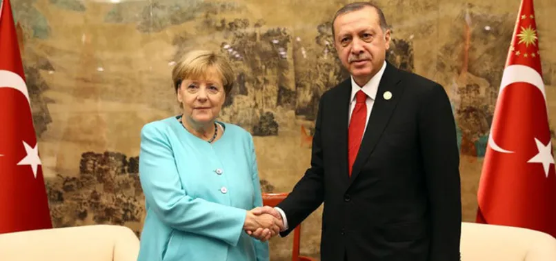 Alman basını: Merkel Erdoğan'ın önünde diz çöktü