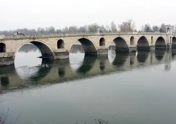 Kanalizasyon Meriç Nehri’ne bağlanmış! Edirne Belediyesi’nin gözü önünde skandal olay