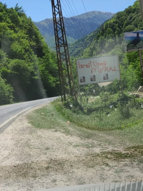 İYİ Parti lideri Meral Akşener’e vatandaştan HDP ile ittifak tepkisi! Rize ziyaretinde arbede çıktı! Akşener apar topar bölgeden ayrıldı