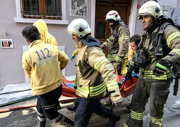 Beyoğlu'nda yangın: 4 kişi hayatını kaybetti