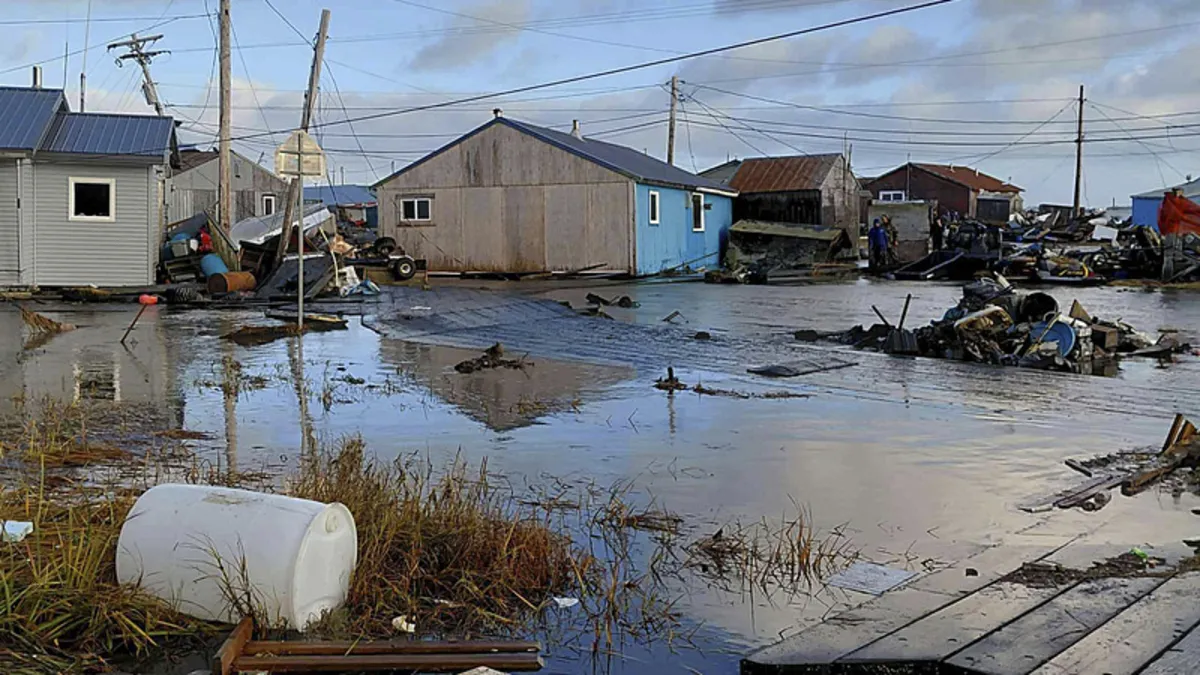 Filipinler'de tayfun alarmı: On binler tahliye edildi