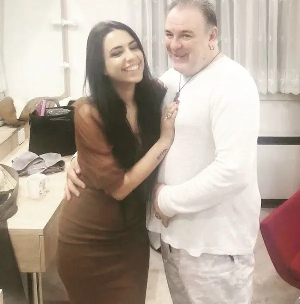 nihan-unsal-kimdir-burak-sergen-esi-nihan-unsal-kac-yasinda-ne-is-yapiyor-1633515915903.jpg Nihan Ünsal kimdir, kaç yaşında, ne iş yapıyor? Burak Sergen'i aldatan Nihan Ünsal kimdir? - 2