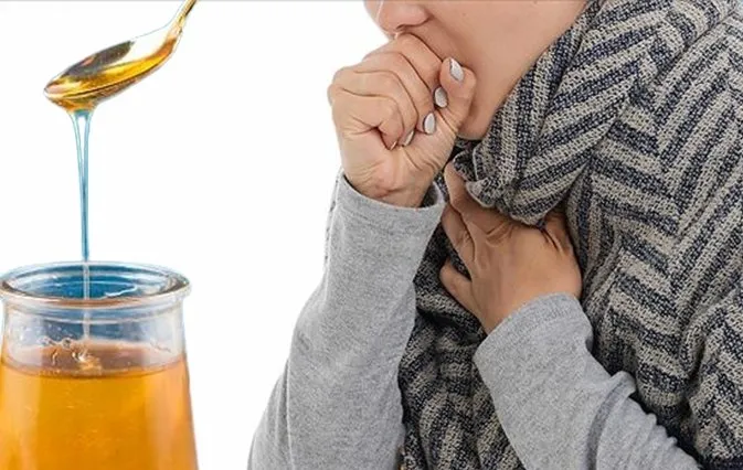 Babaanne ilacı: 1 kaşığı binbir derde deva! Öksürüğü anında kesiyor...