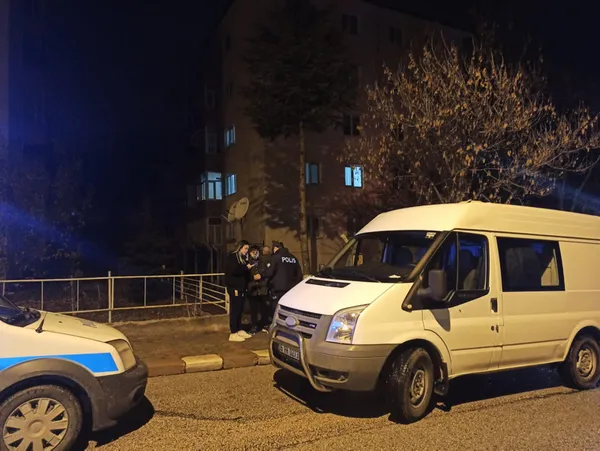 1608088188838.jpg Ankara'da dehşet! Göğsünden bıçaklayarak öldürdü - 1
