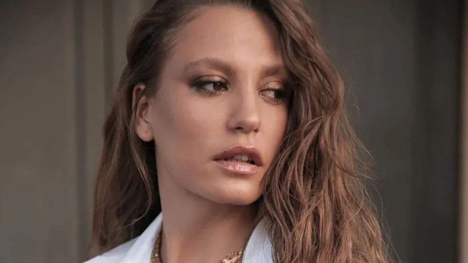 Serenay Sarıkaya hedefine ulaştı! İşte seçeceği bölüm...