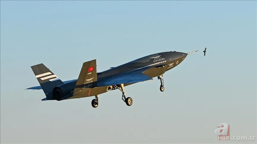 Gök Vatan’ın yerli muhafızı sahnede: Bayraktar KIZILELMA’dan milli donanımlarla gövde gösterisi 11