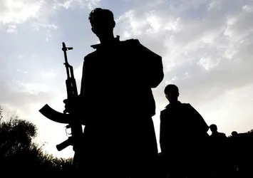Çözülüyorlar! PKK'dan kaçan kaçana
