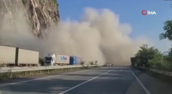 Hopa'da yüreklerin ağza geldiği anlar! Heyelan tehlikesi kamerada - 2