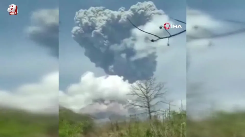 Endonezya’da yanardağ patladı: Küller 8 kilometre yüksekliğe ulaştı