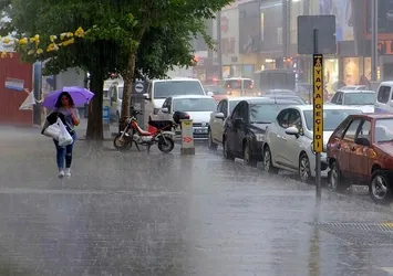 Erzincan yağmura teslim oldu
