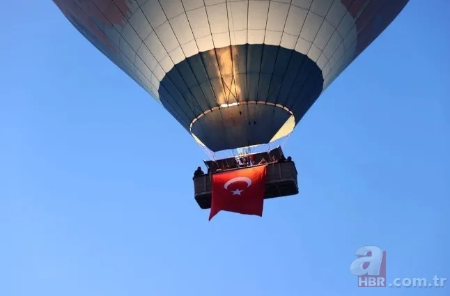Kapadokya'da 19 Mayıs şöleni: Türk bayraklı balonlar gökyüzünde dalgalandı 4