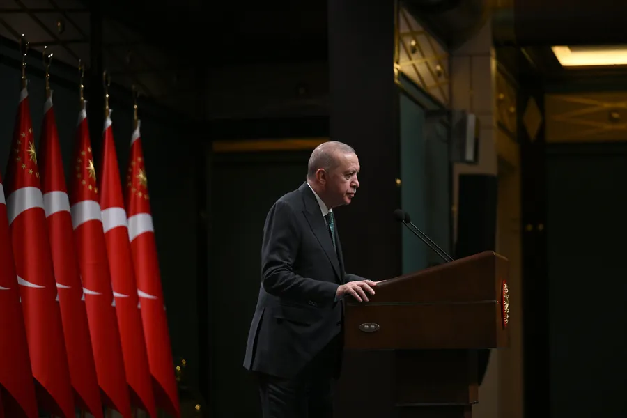 baskan-erdogandan-erken-secim-tartismalarina-net-mesaj-gundemimizde-yok-1775508658677.jpg Fotoğraf (AA)