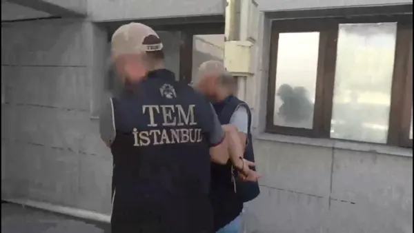 son-dakika-orman-yangini-icin-duzenek-hazirlayan-teroristler-yakalandi-kolundaki-canta-avmde-patladi-1691070321884.jpg Son dakika: Orman yangını için düzenek hazırlayan teröristler yakalandı: Kolundaki çanta AVM'de patladı - 2