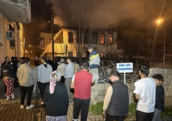 150 yıllık tarihi ev küle döndü! Yer: Antalya