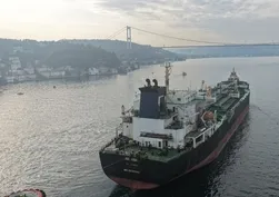 Dron saldırısına uğrayan AK ANA tankerinin geçişi havadan görüntülendi