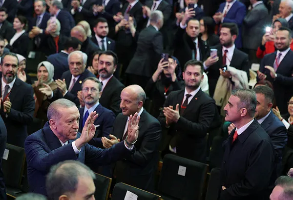 AK Parti’nin Ankara ve İzmir adayı belli oldu! Başkan Recep Tayyip Erdoğan adayları tek tek açıkladı...