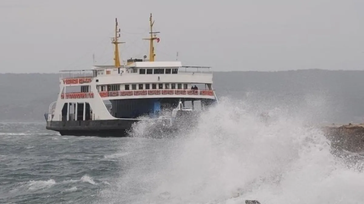 Çanakkale’de feribot seferlerine lodos engeli! İptal edildi
