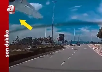 Uçağın düşme anı kamerada! Malezya'daki uçak kazasında en az 10 kişi hayatını kaybetti