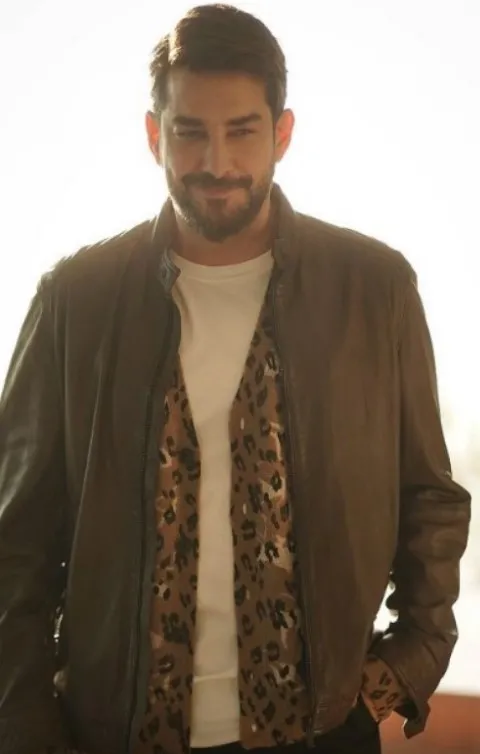 unlu-oyuncu-enis-arikan-tekrar-koronaviruse-yakalandi-saglik-durumu-nasil-1640527964162.jpg Ünlü oyuncu Enis Arıkan tekrar koronavirüse yakalandı! Sağlık durumu nasıl? - 1