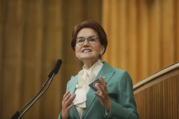 Meral Akşener'den Togg çelişkisi! Başkan Erdoğan'ı önce tebrik etti ardından hedef gösterdi - 1