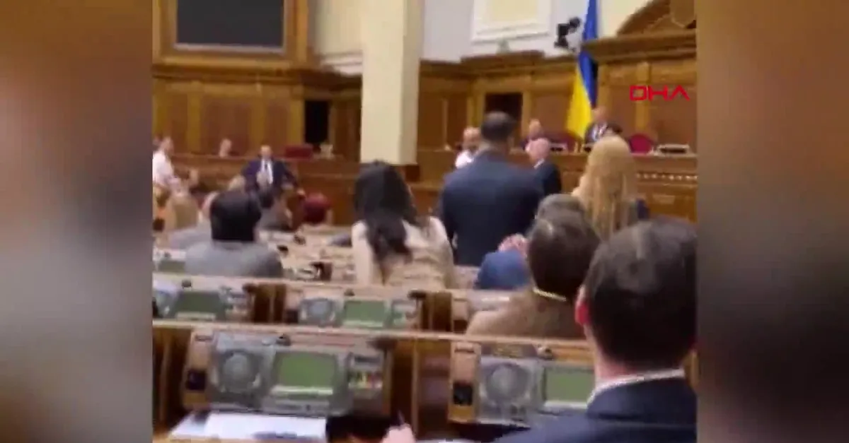 Ukrayna Parlamentosu’nda 'Joker'li protesto