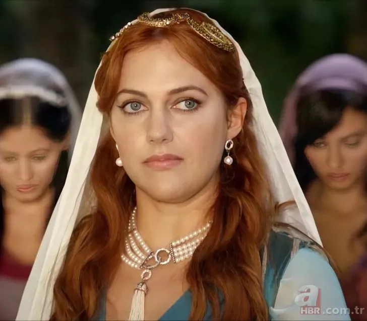 Estetiği fazla kaçıran Meryem Uzerli tanınmaz hale geldi! Ne yaptın kendine? 5