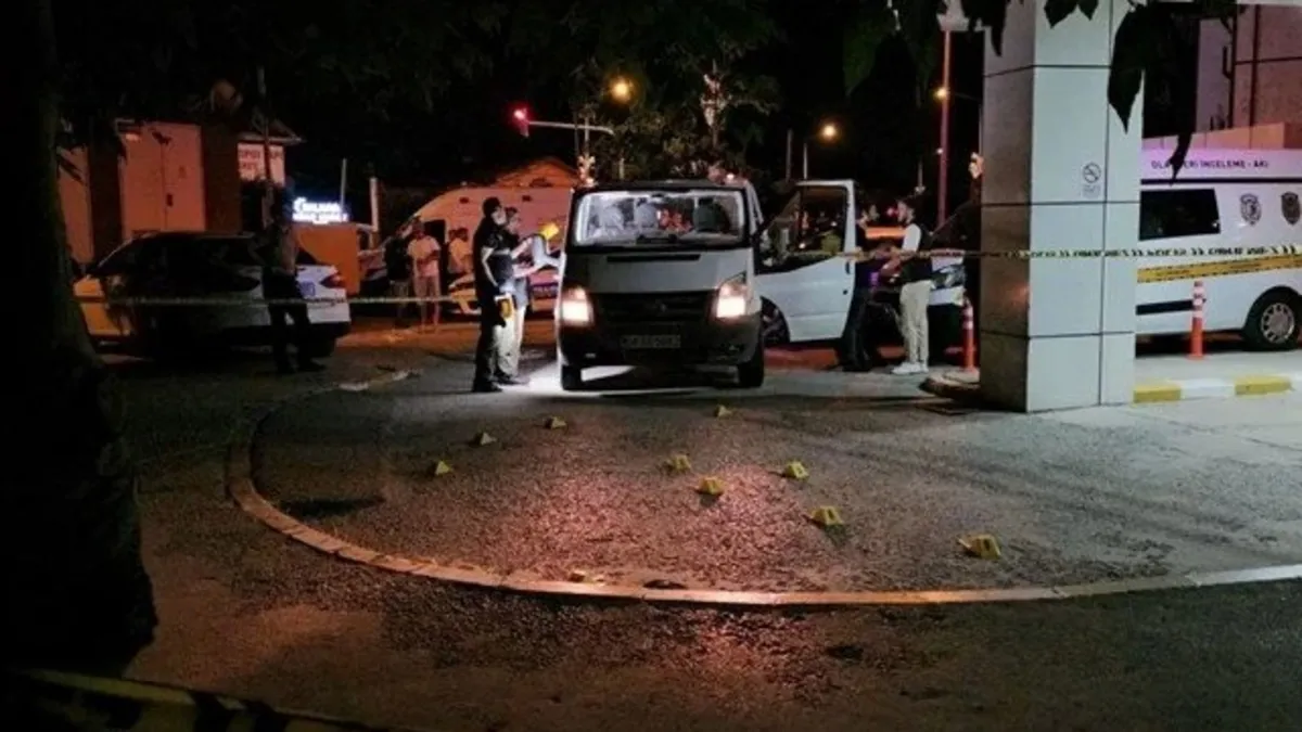 Sakarya'da hastane önünde kavga! Silahlı saldırıda 1 kişi hayatını kaybetti
