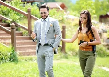 Ailecek Şaşkınız oyuncuları kimler? Ailecek Şaşkınız filminin konusu nedir?