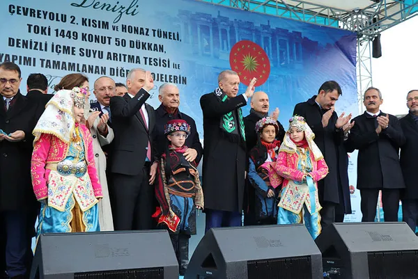 Denizli'de toplu açılış töreni: Başkan Erdoğan'dan muhalefete "Yeter! Söz milletin" afişi tepkisi