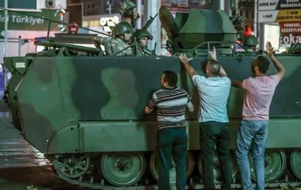 664 milyon ödülle aranıyorlar! İşte isim isim firari FETÖ’cüler