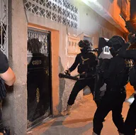 DEAŞ’a şafak operasyonu! Kapılar koçbaşı ile kırıldı