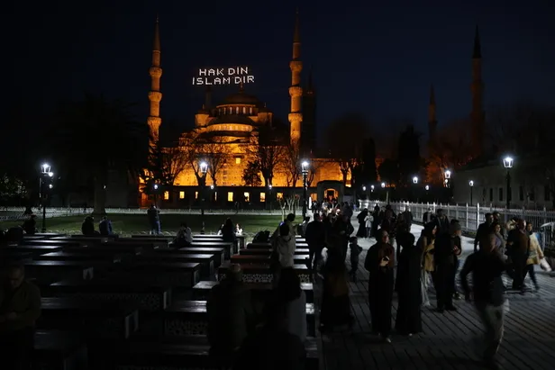 ilk-oruc-ne-zaman-2023-kadir-gecesi-hangi-gun-idrak-edilecek-ramazani-karsilamak-icin-oruc-tutulur-mu-2023-diy-1678611045747.jpg 2023 Kadir Gecesi hangi gün idrak edilecek? İlk oruç ne zaman? Ramazan'ı karşılamak için oruç tutulur mu? 2023 Diyanet dini günler takvimi - 2