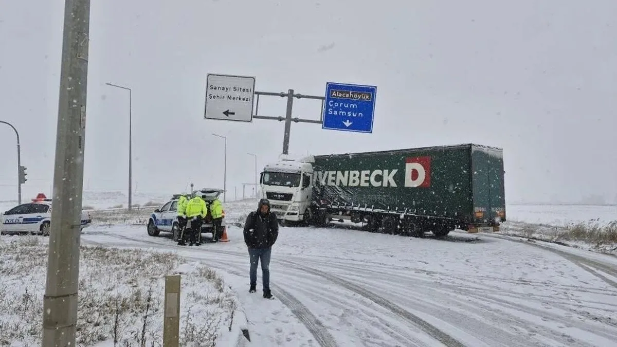 Çorum'da kar yağışı etkili oldu