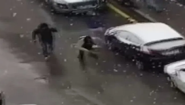 Gelecek Partisi Genel Başkan Yardımcısı Selçuk Özdağ’a saldırı anının görüntüsü ortaya çıktı - 4