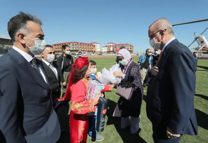 Başkan Erdoğan Bitlis'te! Ahlat Gençlik Merkezi'nin açılışını yaptı