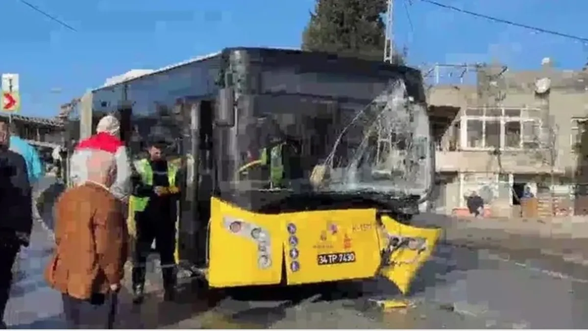 Başakşehir'de 3 İETT otobüsü kazası: 11 yolcu yaralandı