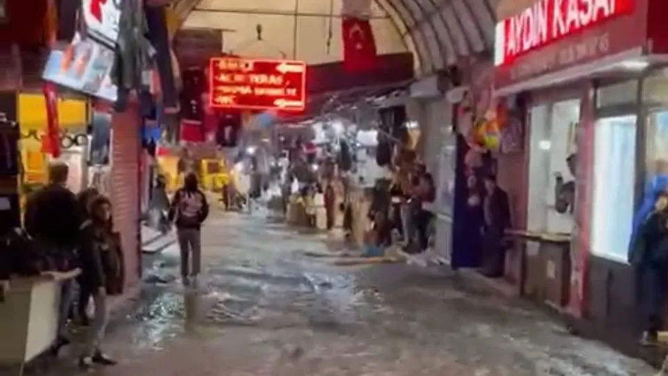 Hatay'ı sağanak yağış vurdu